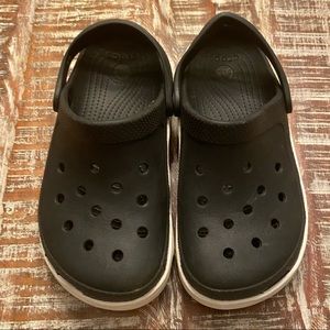 Men’s Duet Sport Crocs Size M5/W7